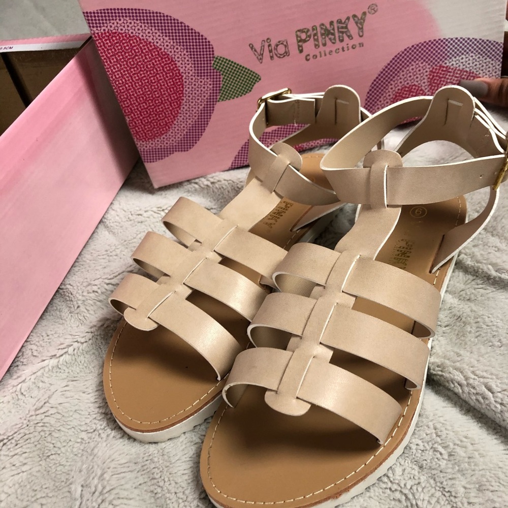 Platform sandals // via pinky - Picture 2 of 4